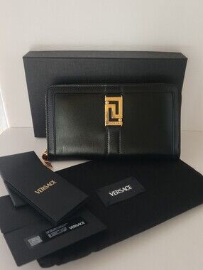 Versace Logo Detailed Zipped Wallet